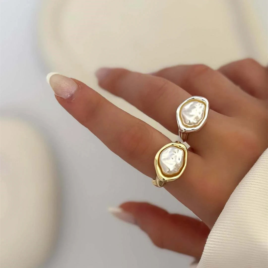 Vintage Baroque Pearl Jewelry Set for Women Hammered Gold Irregular Pearl Necklace Earrings Ring Set Quiet Luxury