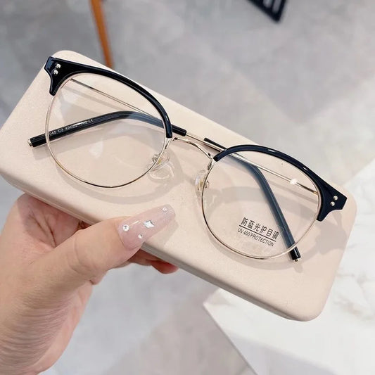 Chic Round Frame Clear Lens Glasses for Women - Slimming Effect, Anti-Blue Light, Fashionable Accessory