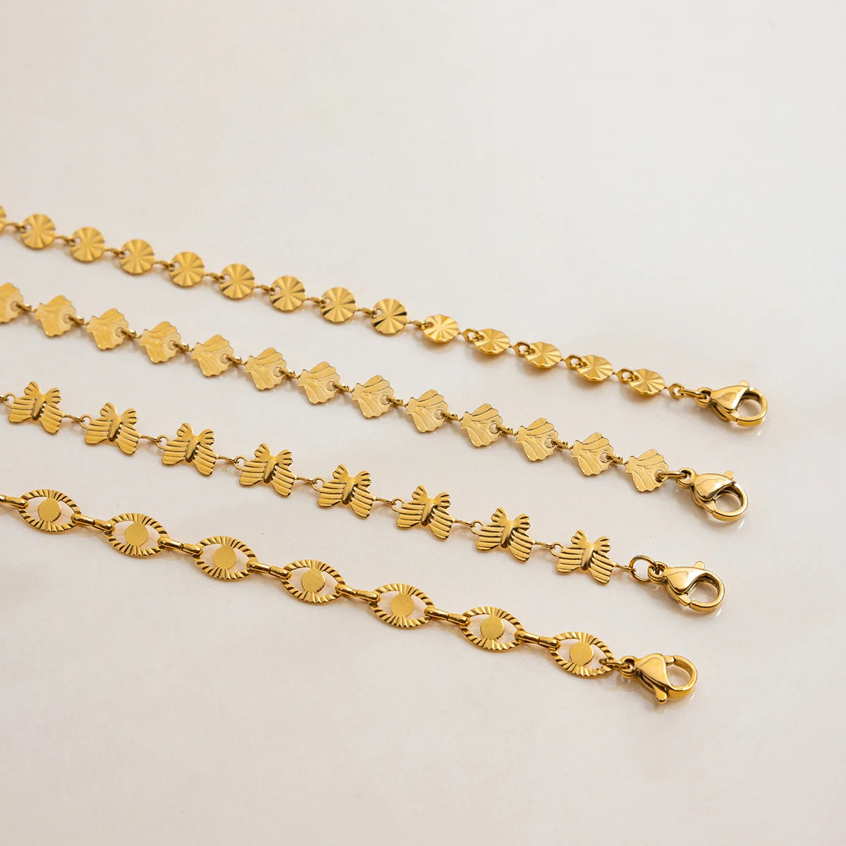 Uworld Minimalist Classic Style 18K Gold Color Plated Stainless Steel Butterfly Circular Handmade Chain Necklace Women's Jewelry