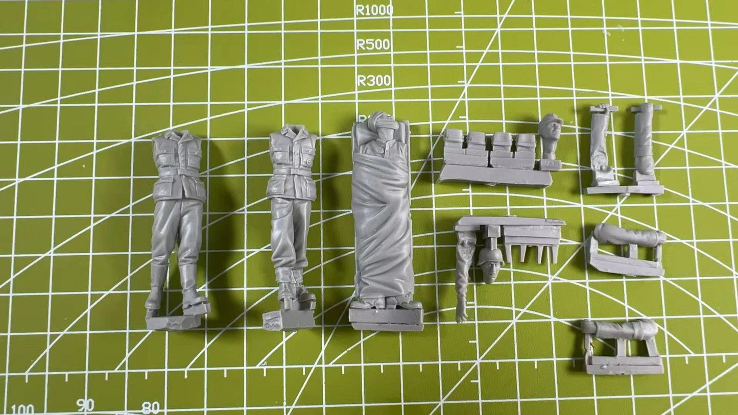 High Quality 1:35 Die-casting Resin Model Kit, Injured 3 People, Unpainted