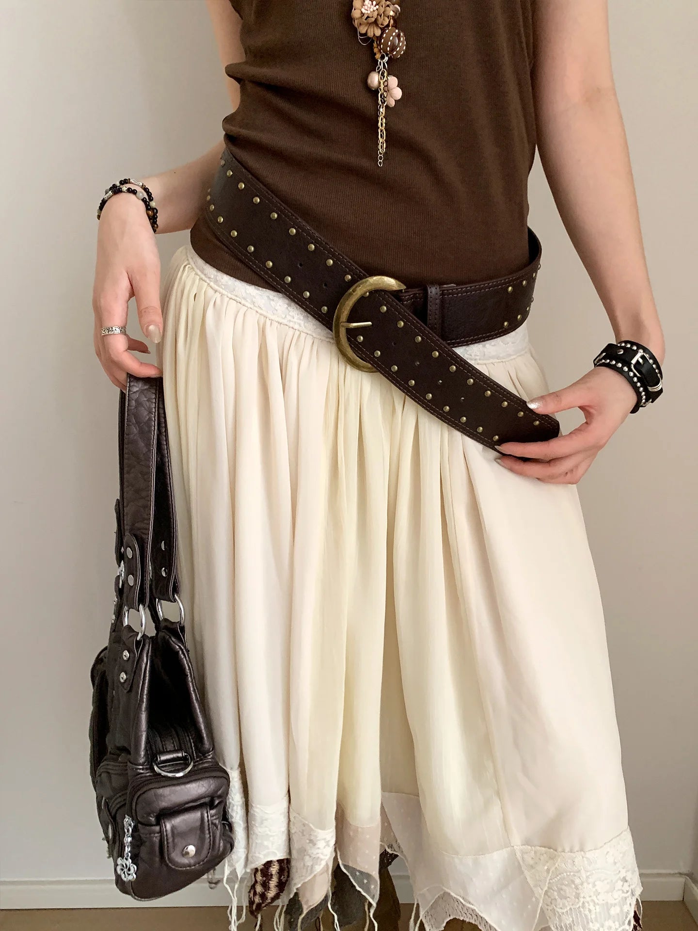 Retro American Western Style Rivet Belt Heavy-Duty Bohemian Belt For Women With Jeans For A Niche Personality