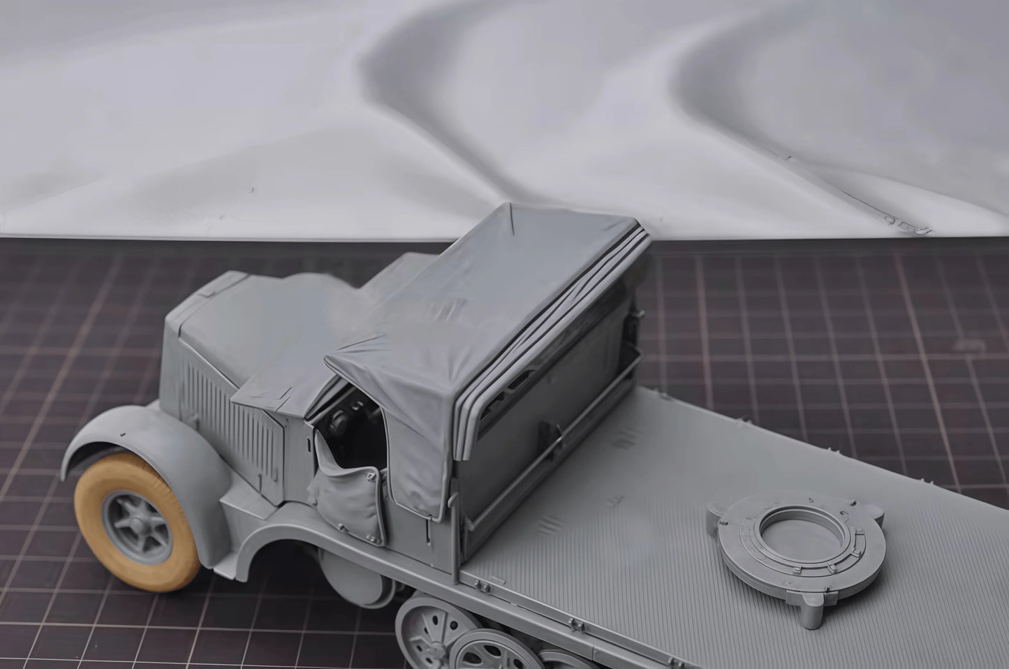 1/35 Cast Resin Model Assembly Kit, Sd.kfz 7/1 Half Track Anti-aircraft Gun Resin Shed, Unpainted