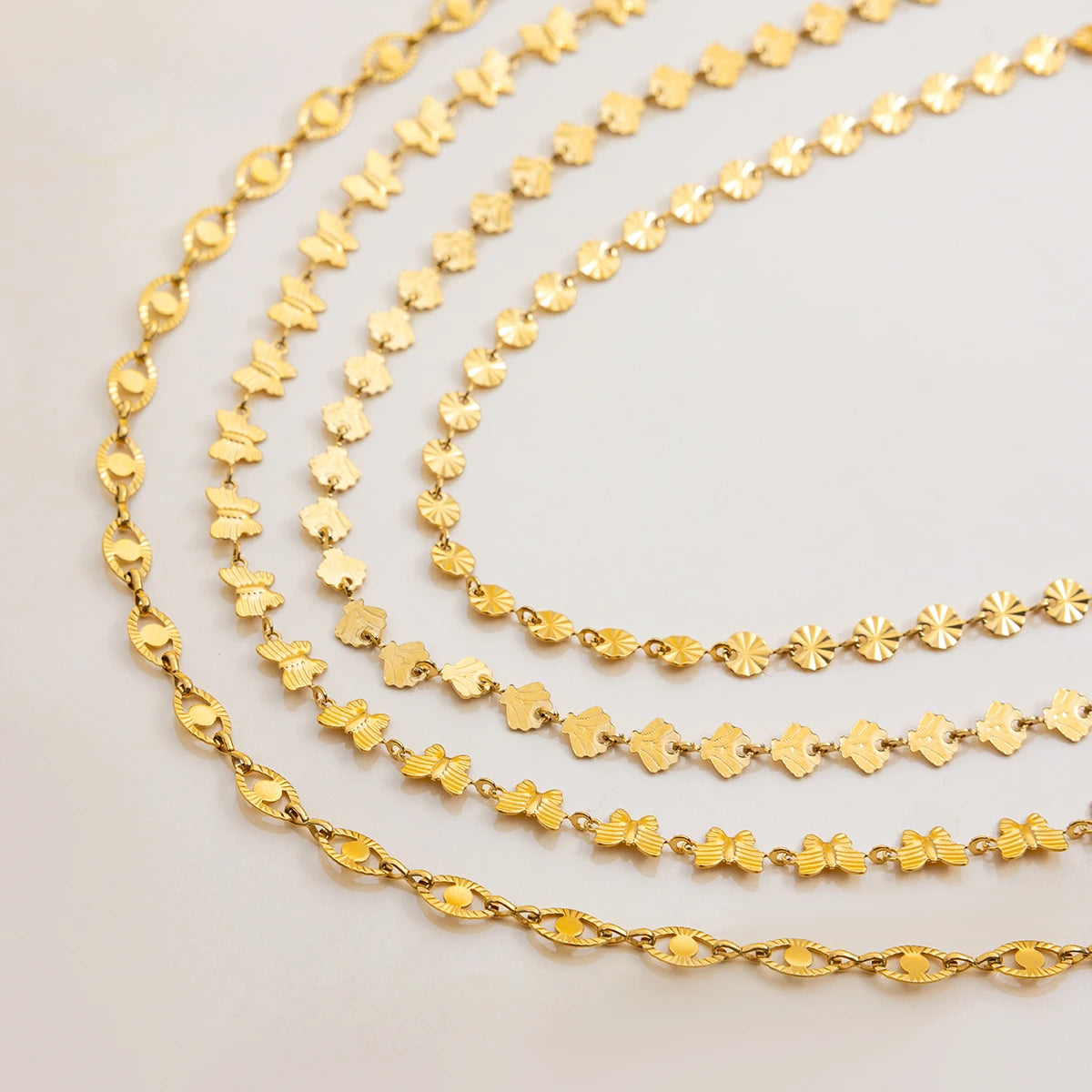 Uworld Minimalist Classic Style 18K Gold Color Plated Stainless Steel Butterfly Circular Handmade Chain Necklace Women's Jewelry