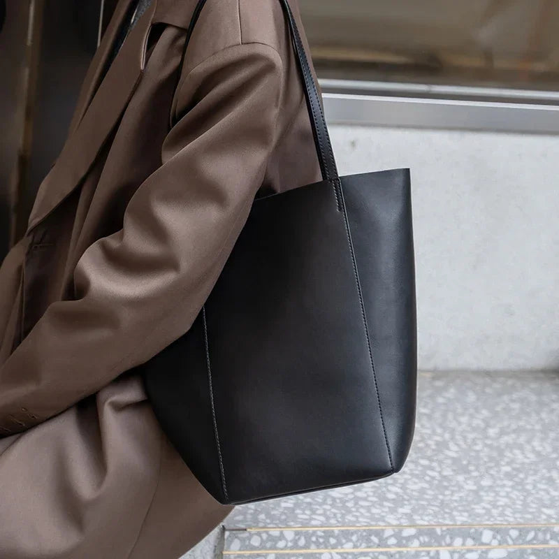 Genuine Cowhide Leather Tote Bag for Women Minimalist Large Capacity Shoulder Bag for Daily Luxury Soft Leather Bucket Bags