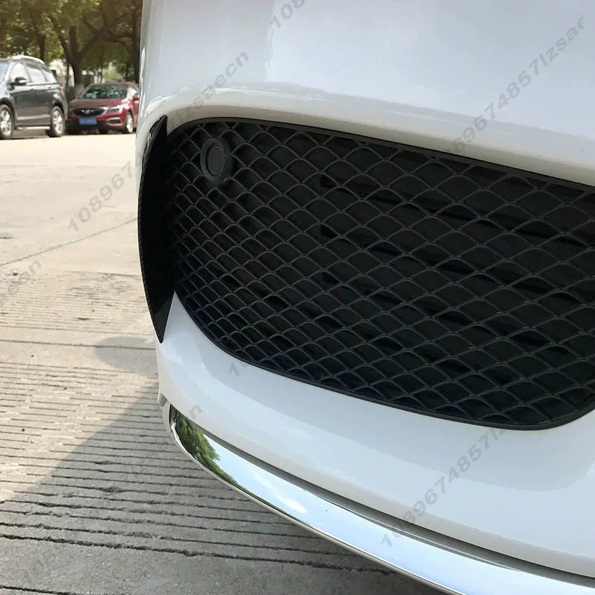For Mercedes-Benz C-Class W205 C200 C260 C43 AMG 2015-2018 Car Front Bumper Front Bumper Fog Light Frame Side Spoiler Body Kit