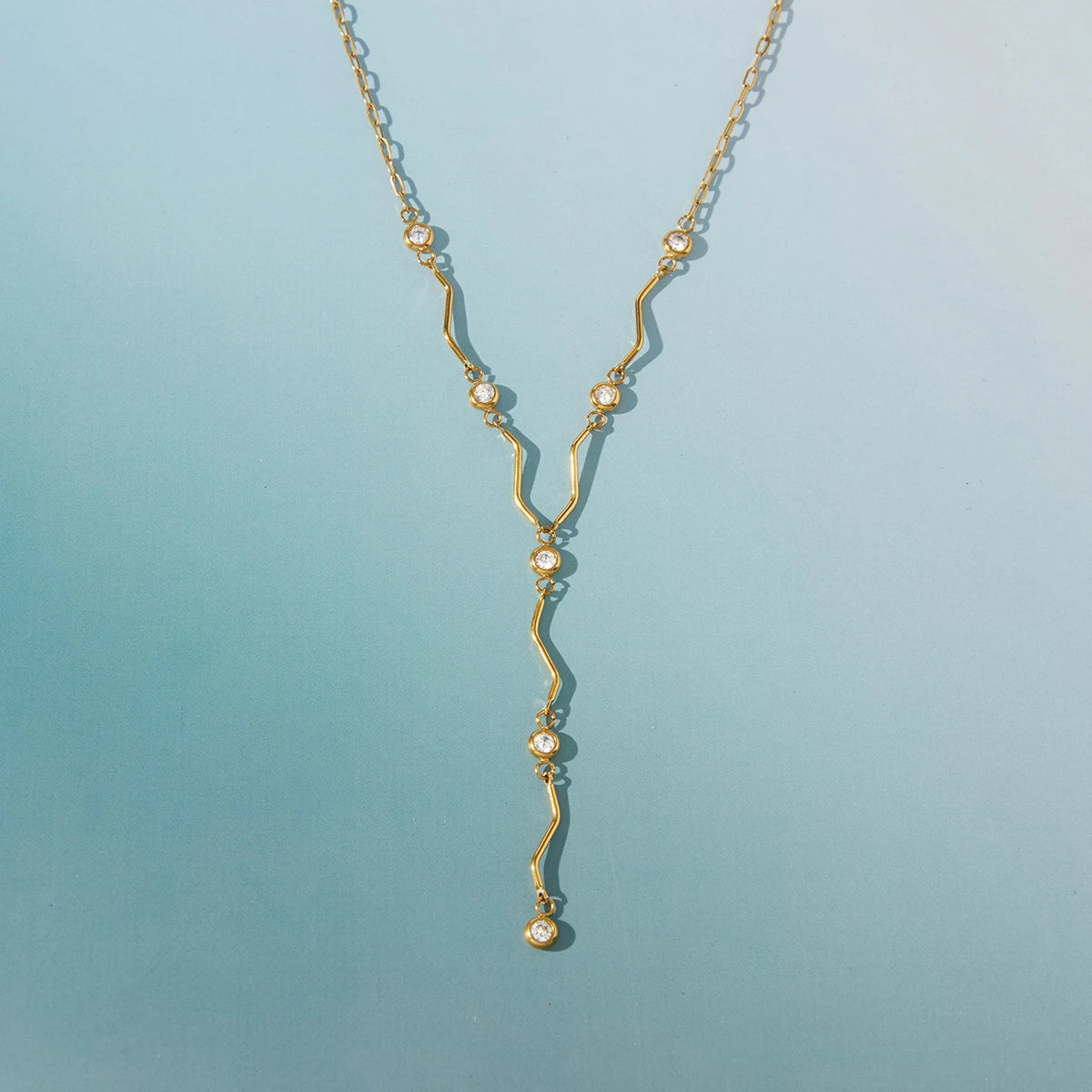 Uworld Delicate Wave-Shaped Stick Chain With White Zircon Paperclip Chain Y-Shaped Necklace For Women PVD Gold Plated Jewelry