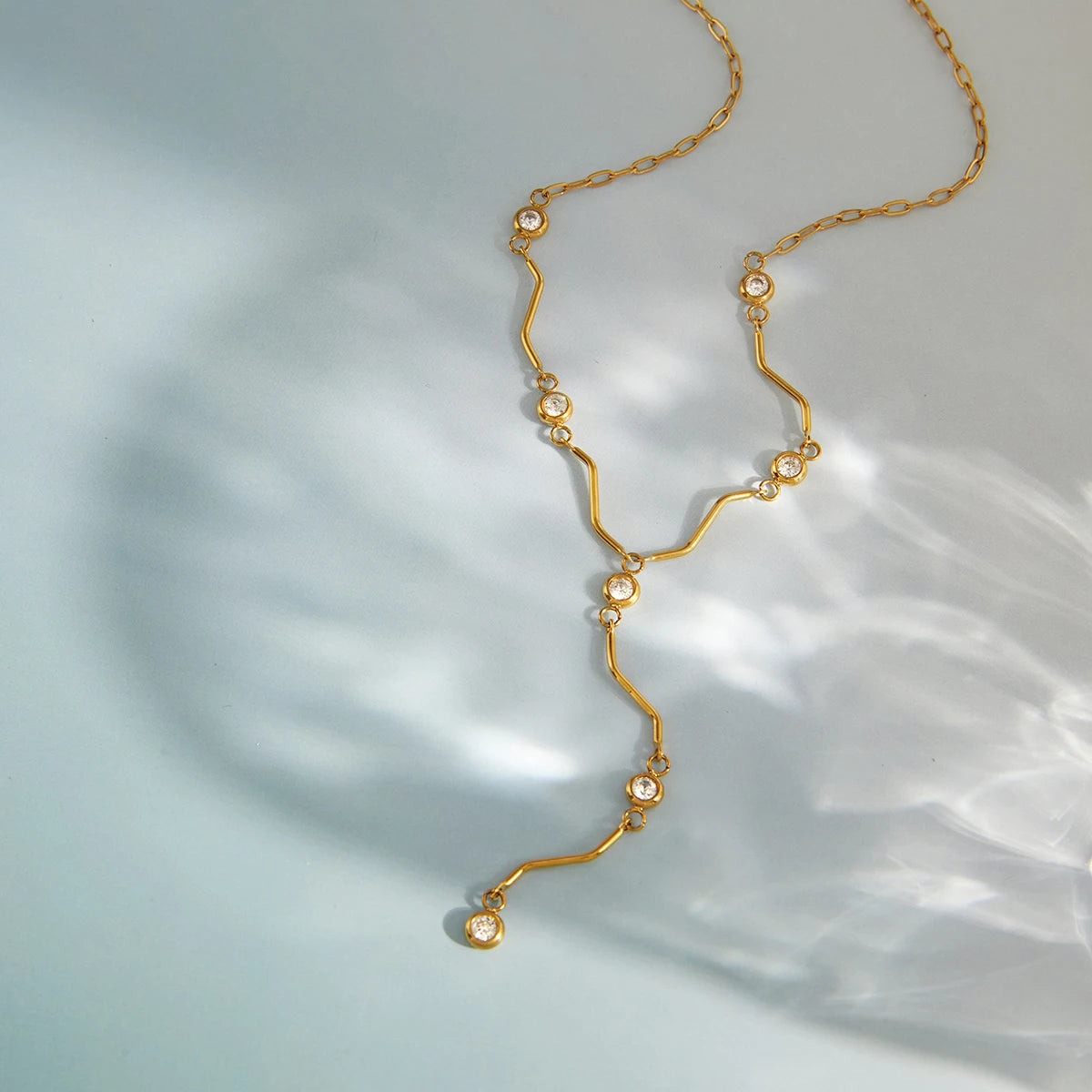 Uworld Delicate Wave-Shaped Stick Chain With White Zircon Paperclip Chain Y-Shaped Necklace For Women PVD Gold Plated Jewelry