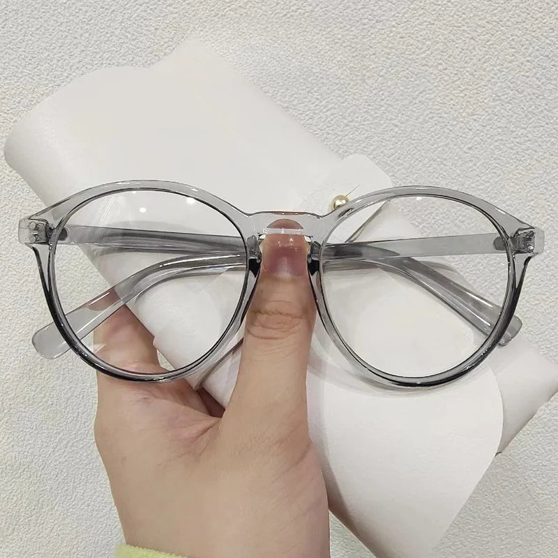 Men's and Women's Retro Rivet Lightweight Round Frame Anti Blue Light Glasses Suitable for Casual Wear