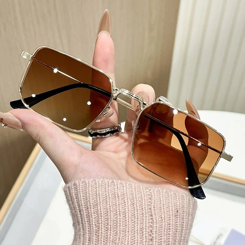 1 Pair of European/American Vintage Square Frame Women's Glasses Classic and Fashionable Showcasing Temperament an Ideal Gift