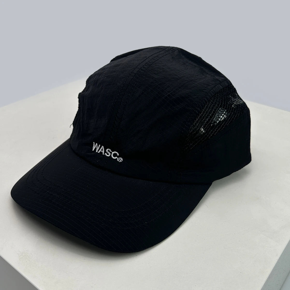 New Unisex Simple Mesh Letter Embroidery Baseball Hats Sunshade Niche Breathable Quick Drying Peaked Caps Versatile Fashion ins