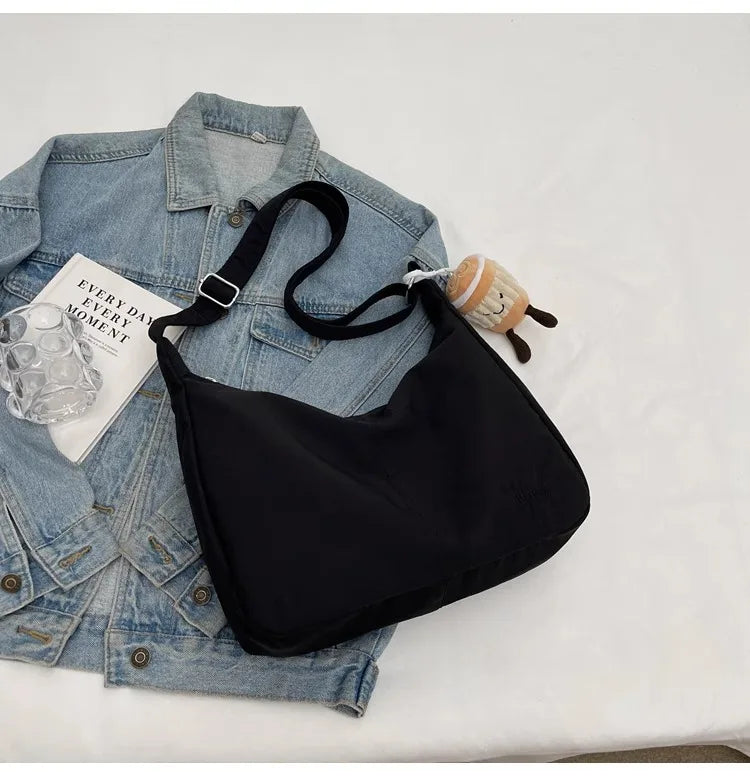 Black Women Japan Hobo Embroidery Shoulder Bag Versatile Waterproof Commuter Bag