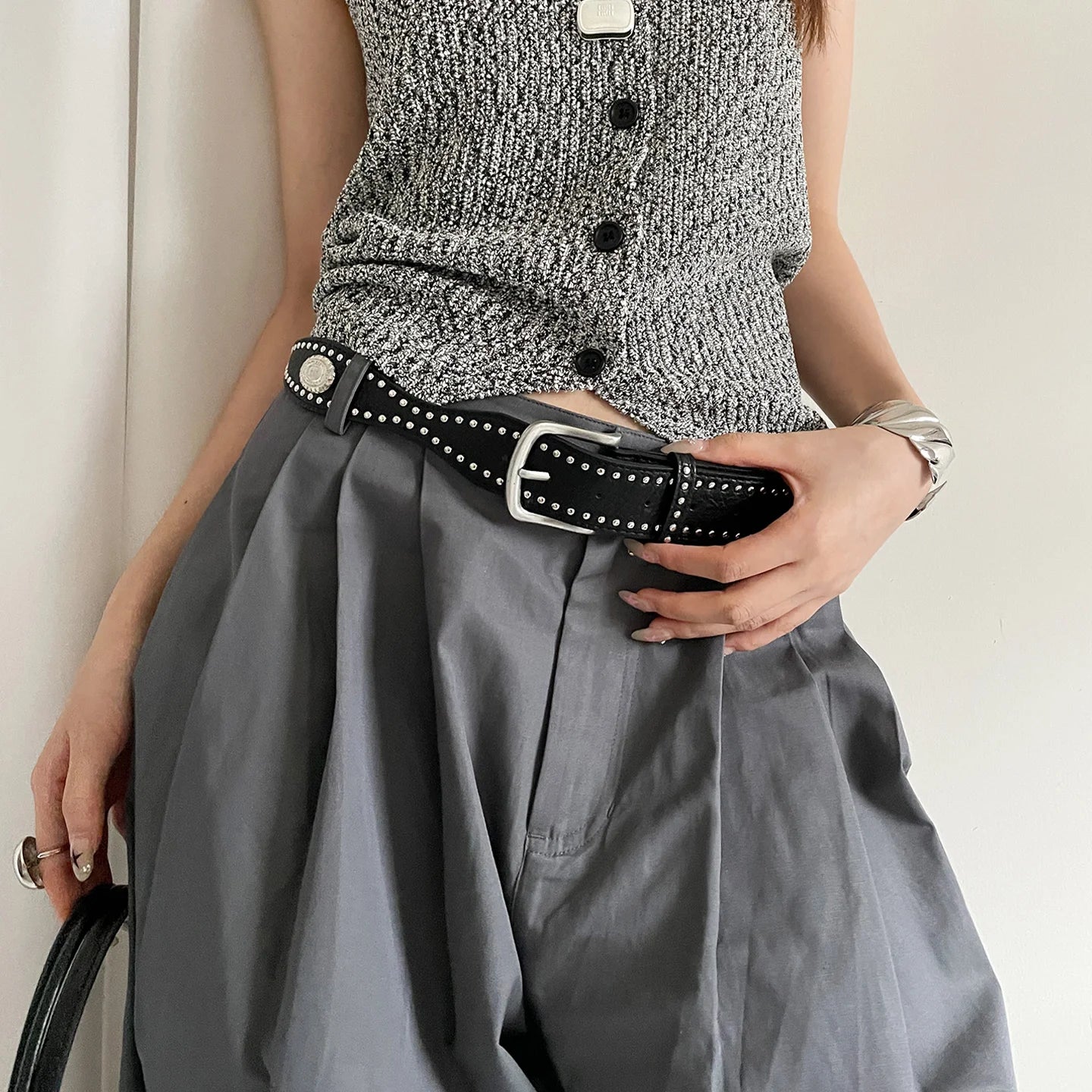 Retro Western Rivet Belt For Women With Skirts And Jeans Slimming Belt With Unique Design Sense As An Accessory