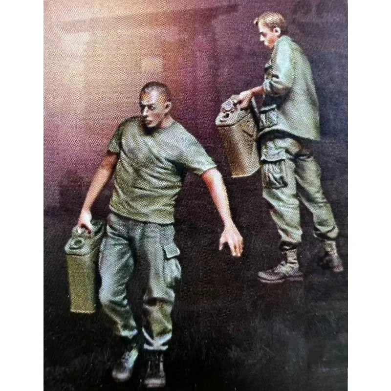 Precision 1/35 Casting Resin Model US Army Tank Refueling Officer 2-Person Scene Model Toy Unpainted