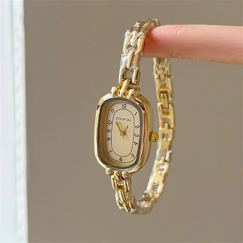 Luxury Brand Oval Shaped Women's Quartz Watch Retro Student Bracelet Wristwatch Fashionable Girl Gifts Dropshipping Relógio