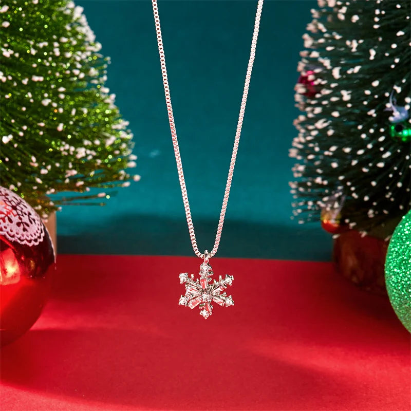 Luxury Zircon Crystal Christmas Tree Pendant Necklace For Women Exquisite Rhinestone Snowflake Clavicle Chain Jewelry Xmas Gifts