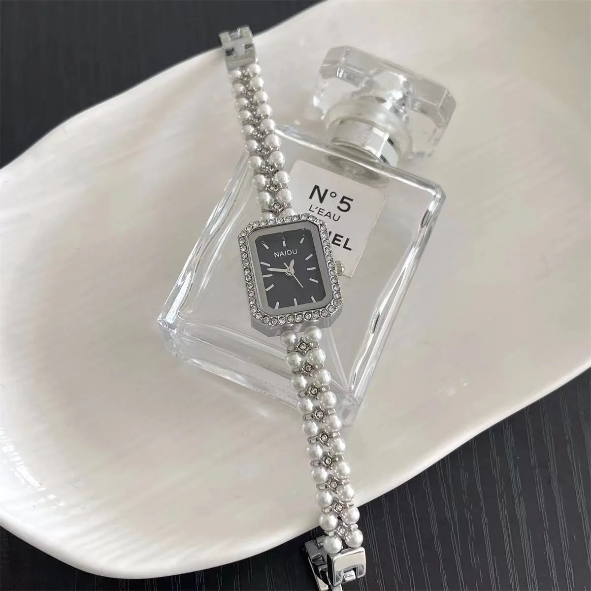 Square Women Watch Movement Retro Fashion Small Dial Ladies Vintage Shell Pearls Chain Quartz Wristwatch Female Relogio Feminino