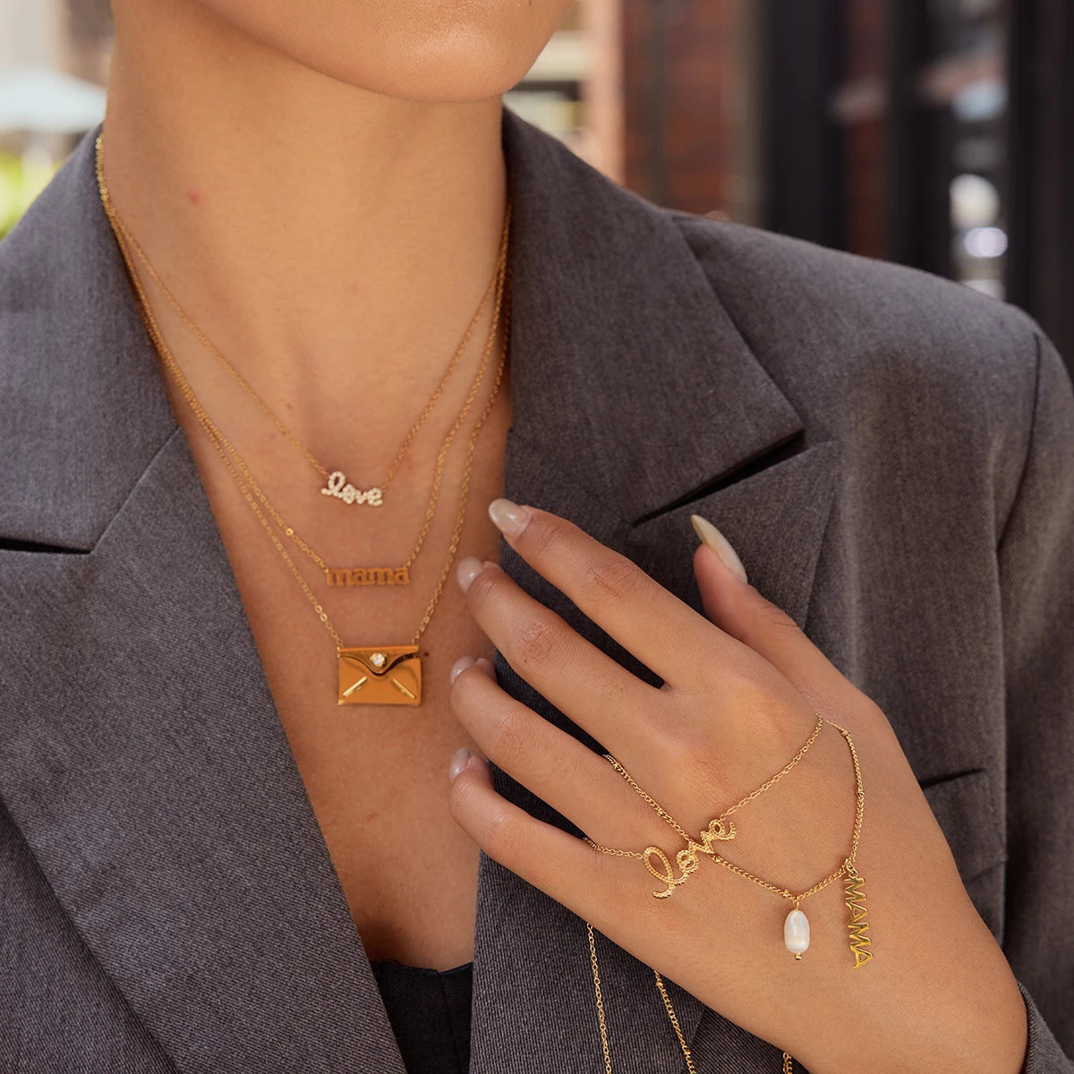 Uworld Simple Classic 18K Gold Color Plated Stainless Steel Photo Pendant Necklace Love Pendant Stackable Necklace Women's Jewel