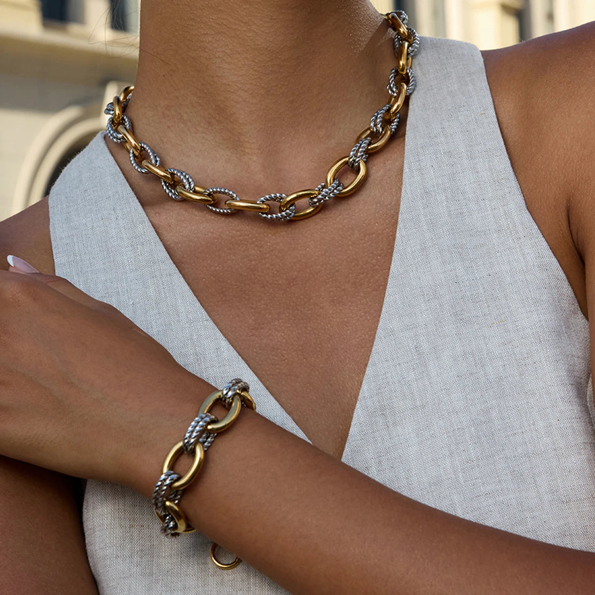 Uworld Minimalism 18K Gold Color Plated Stainless Steel Double Color Oval Smooth Fried Dough Twists Necklace Stackable Chain Nec