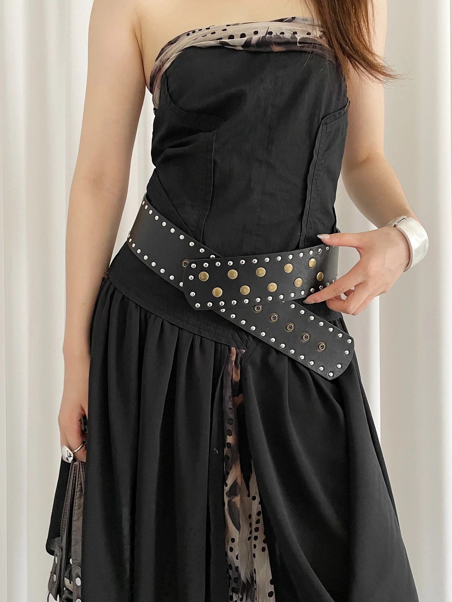 Retro Punk Style Rivet Belt For Women Wide Version With A Sense Of Design Versatile Waistband For Skirts Jeans And Leather Belt