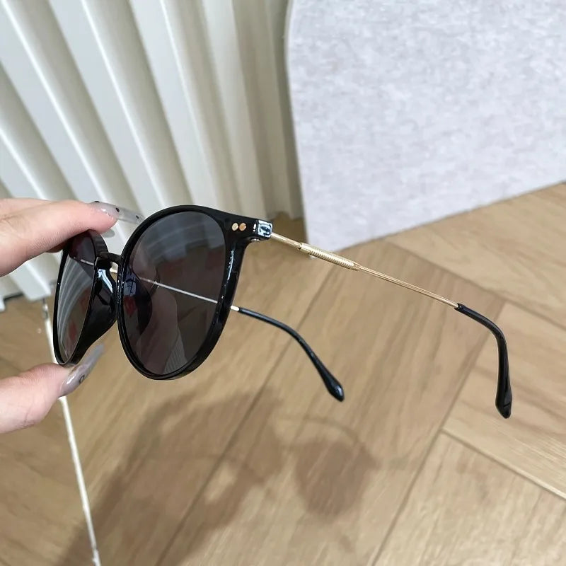 1 Piece of Women's Retro Round Fashionable Glasses Lightweight Box Decoration Party Accessories Casual Chic Social Event Glasses