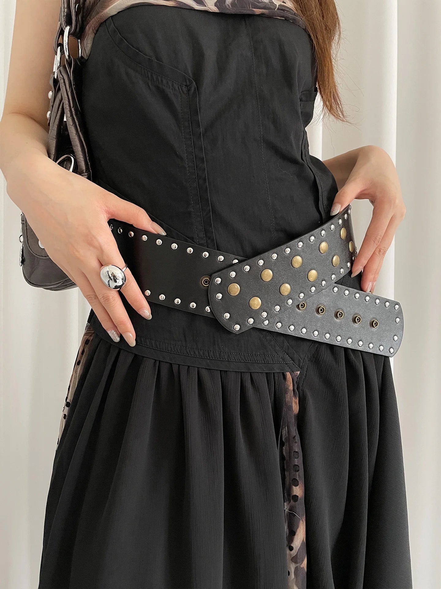 Retro Punk Style Rivet Belt For Women Wide Version With A Sense Of Design Versatile Waistband For Skirts Jeans And Leather Belt