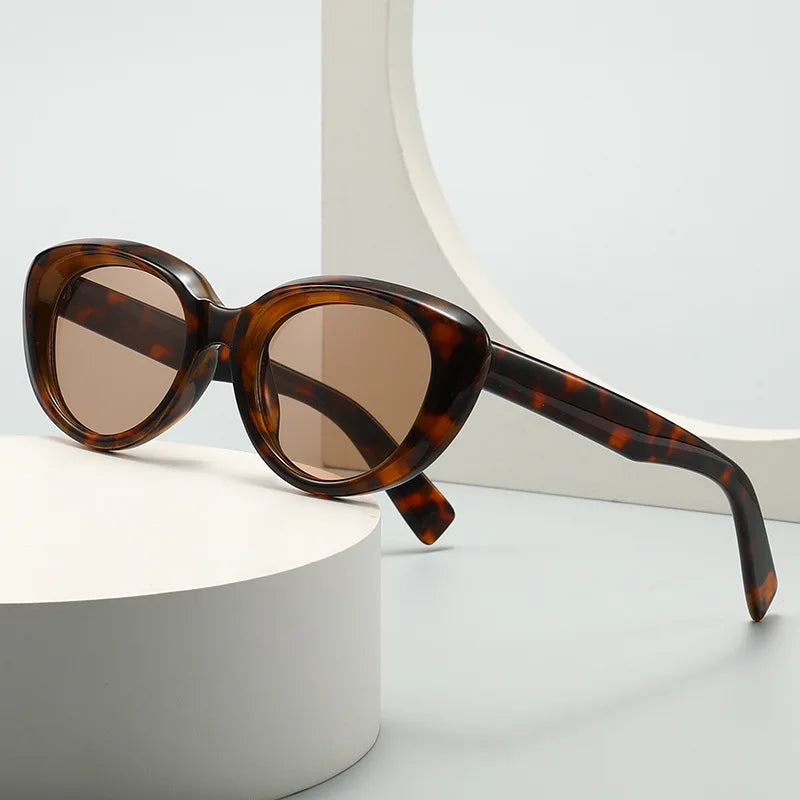 JNPCXI New Vintage Cat Eye Women Sunglasses Fashion Rivets Men Tea Shades UV400 Trending Sun Glasses