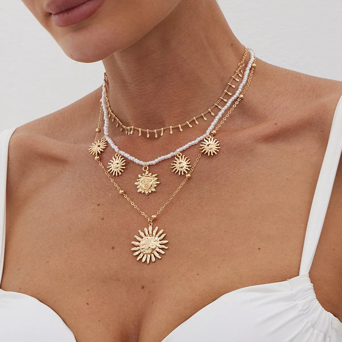 Vintage Chunky Spiral Sun Pendant Necklace for Women Men Boho Ethnic Sun Flower Multilayer Necklace Beach Vacation Jewelry Gift