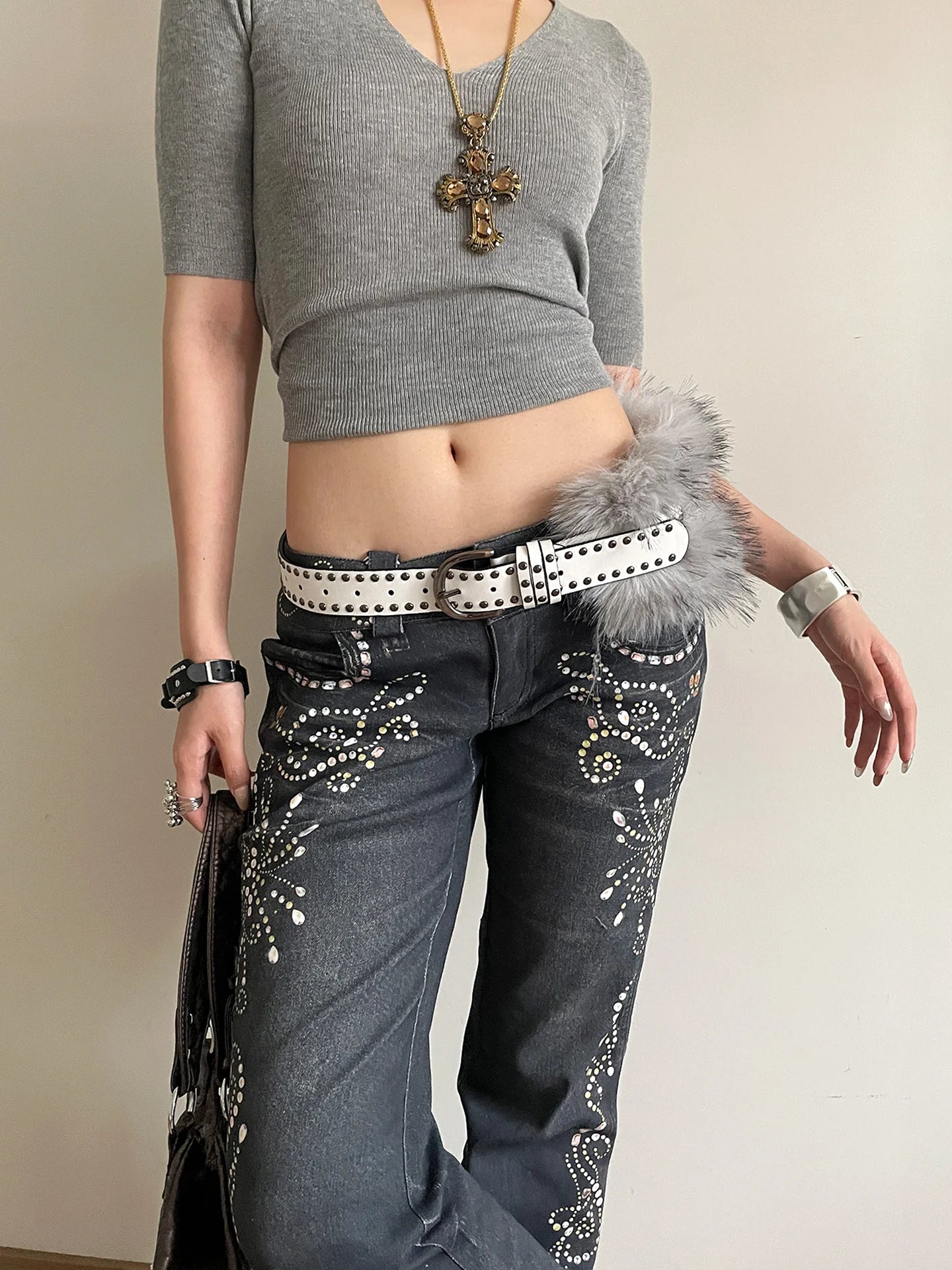 Retro Punk Style Furry Patchwork Belt For Women Niche Y2k White Rivet Belt To Wear With Skirts And Jeans