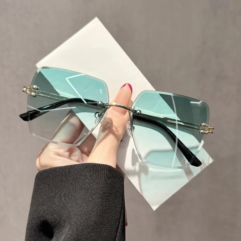 1 Pair of New Gradient Sunglasses Men's Oversized Fashion Decoration Gradient Glasses Women's Perfect Gifts for Family