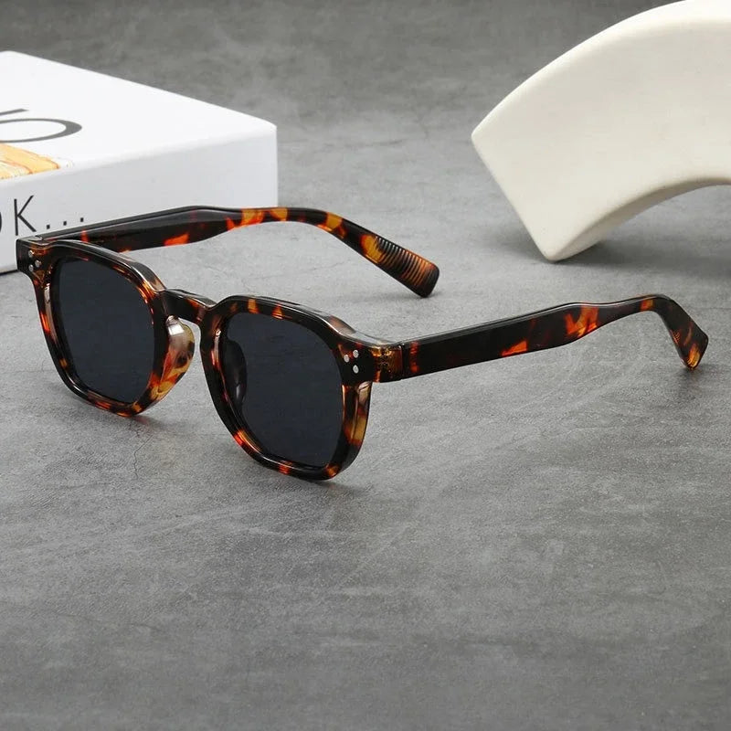 JNPCXI Fashion Square Sunglasses Men Gradient Shades UV400 Vintage Rivets Women Trending Tea Sun Glasses