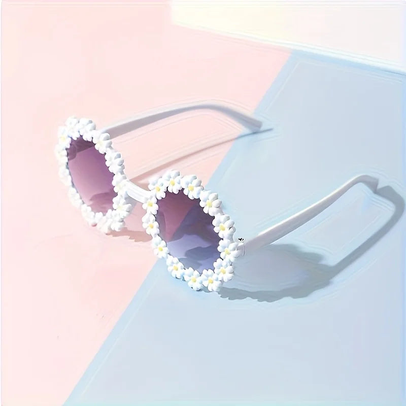 6 Pairs of Round Heart-shaped Unisex Cute Glasses Party and Dance Trendy Decorative Glasses A Great Gift