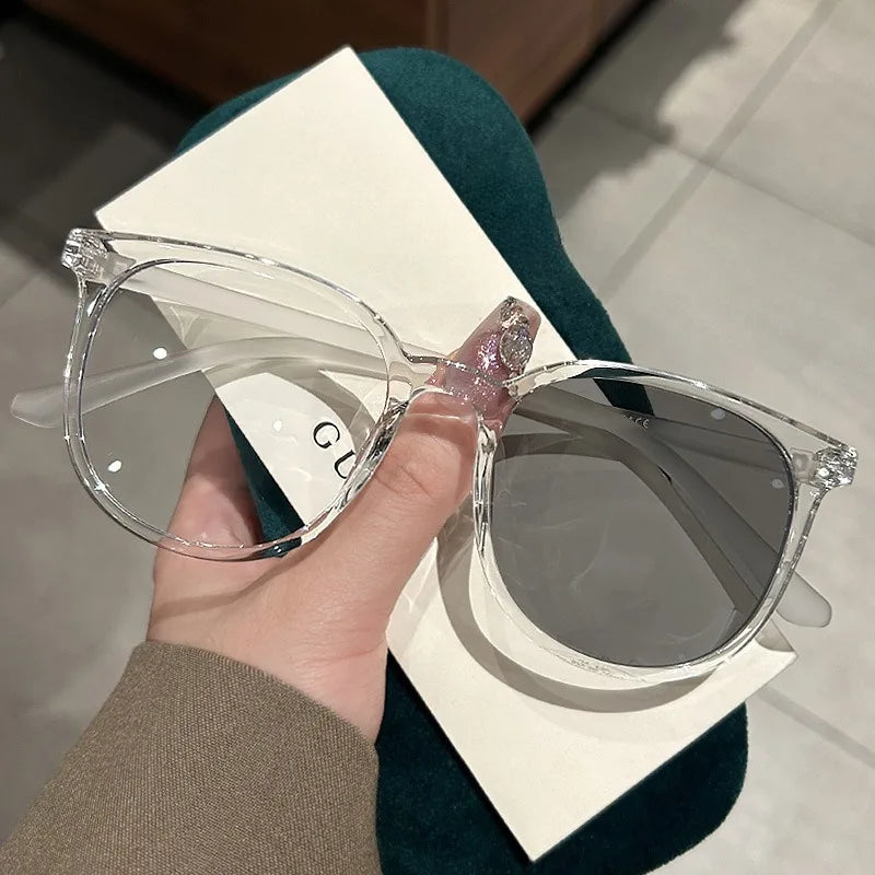 Photochromic Anti Radiation Glasses for Men and Women Simple Oval Anti-blue Transition Eyeglasses Outdoor Shade Sunglasses