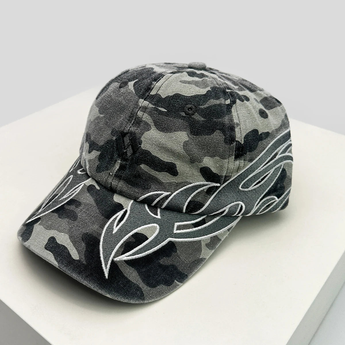 New Unisex Hip Hop Letter Flame Flag Baseball Hats Sunshade Personal Versatile Color Block Peaked Caps Niche Fashion Retro ins