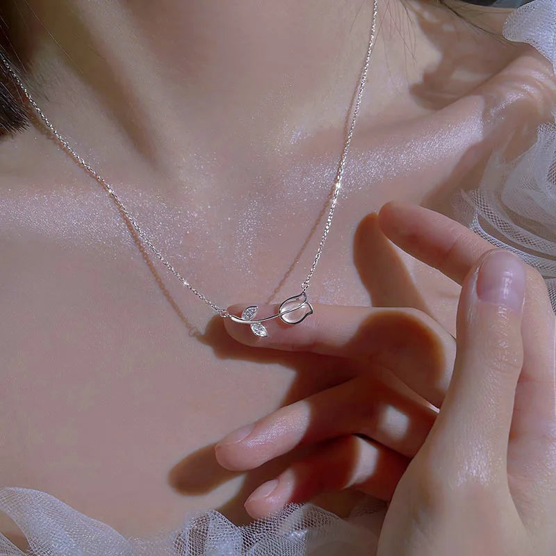 Korean Sweet Cherry Blossom Zircon Pendant Necklace Luxury Crystal Flower Clavicle Chain Necklace for Women Wedding Jewelry Gift