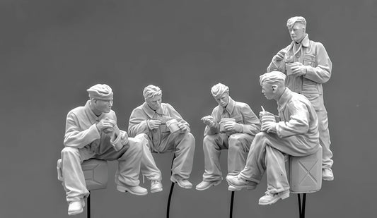 1: 35 Resin Model Kit GK, 5 Soldiers in Winter, Unpainted, Needs To Be Assembled