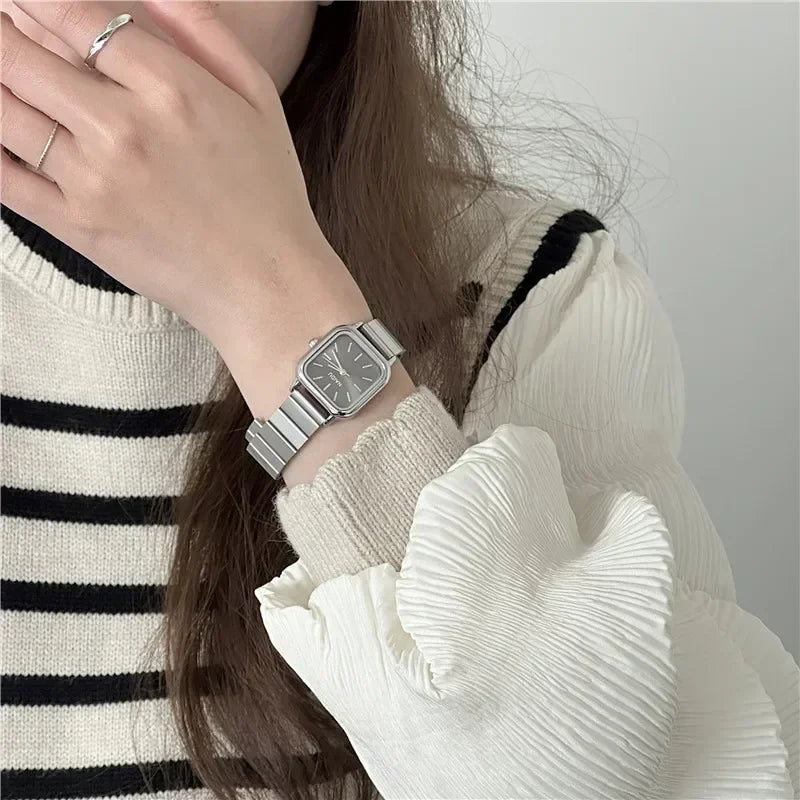 Dropshipping Brand Minimalist Temperament Small Dial Square Quartz Watch Female Student Steel Band Wristwatch Relogio Feminino
