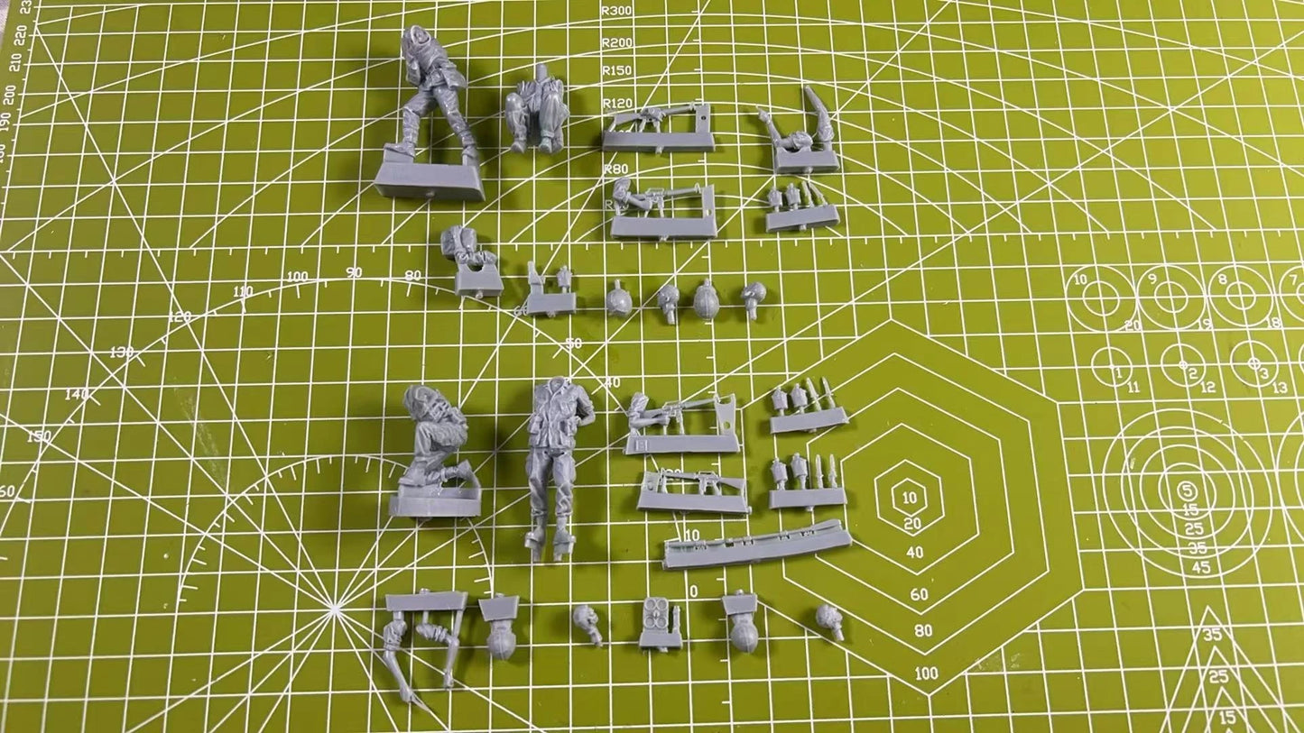 1: 35 Casting Resin Model Kit Vietnamese American Soldiers 4 Characters Grey Model Scene Layout Toy Model