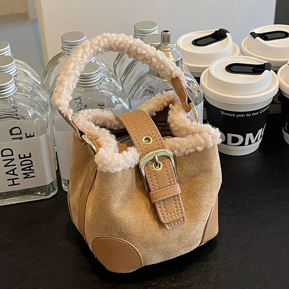 Women's Bags Bucket Shoulder Handbag Autumn Winter Vintage Versatile Lamb Wool Handbag Elegant Fashion Crossbody Bag Wholesale