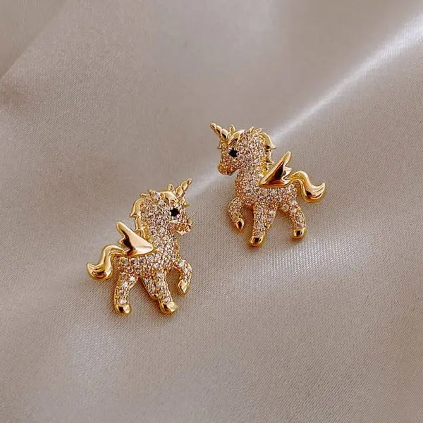 Luxury Crystal Horse Pendant Necklace for Women Shiny Rhinestone Animal Pendant Elegant Clavicle Chain Girls Party Jewelry Gift