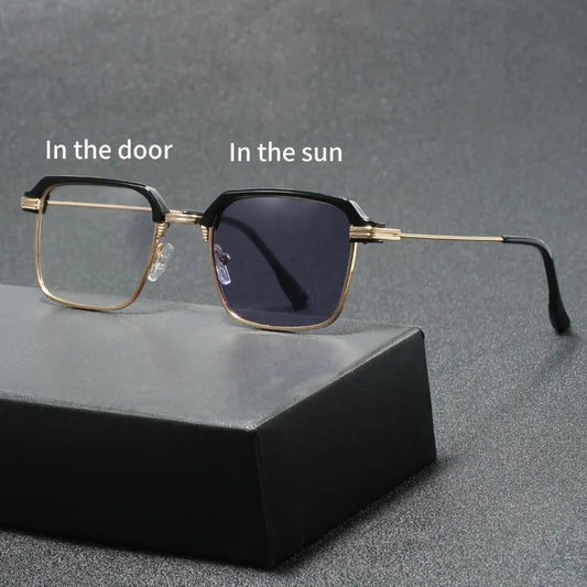 A Pair of Unisex Photochromic Glasses Suitable for Business Outdoor Travel, And As Decorative Eyewear for Phone And Computer Use