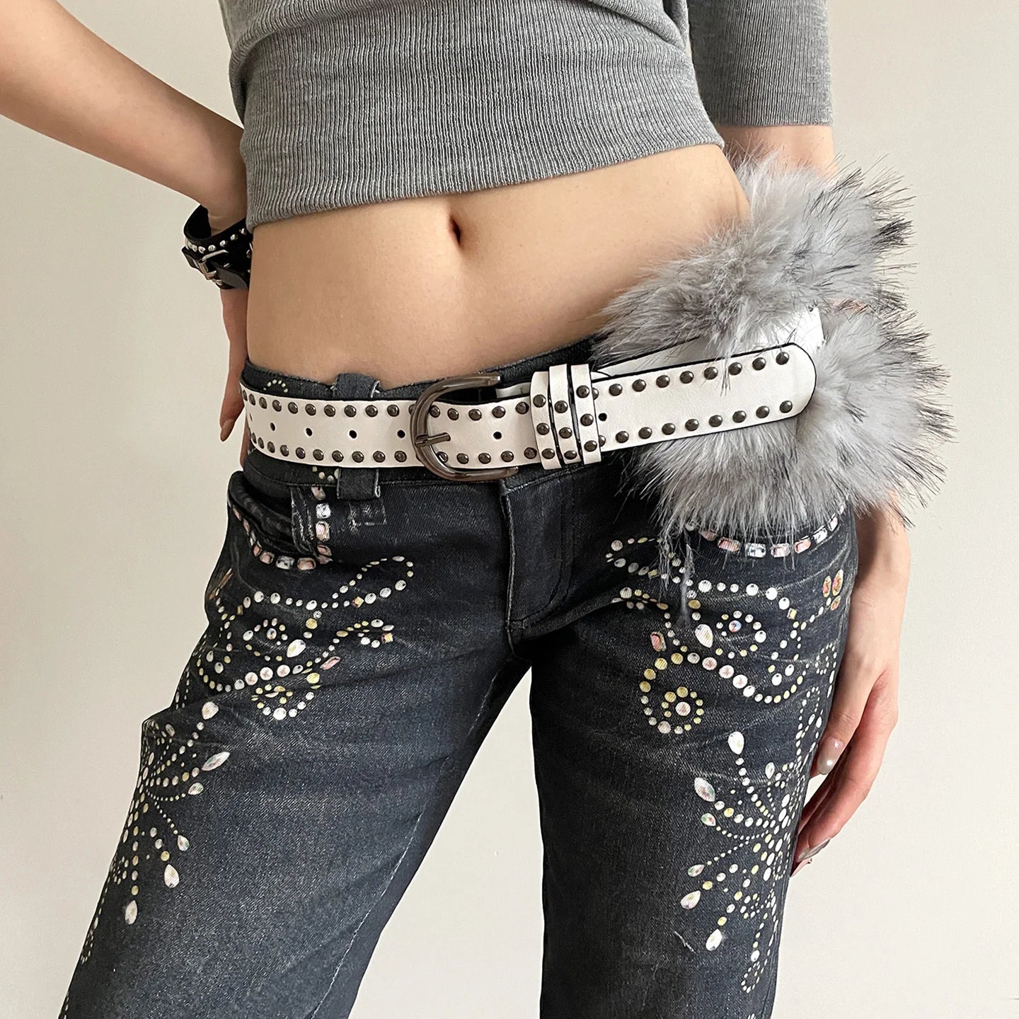Retro Punk Style Furry Patchwork Belt For Women Niche Y2k White Rivet Belt To Wear With Skirts And Jeans