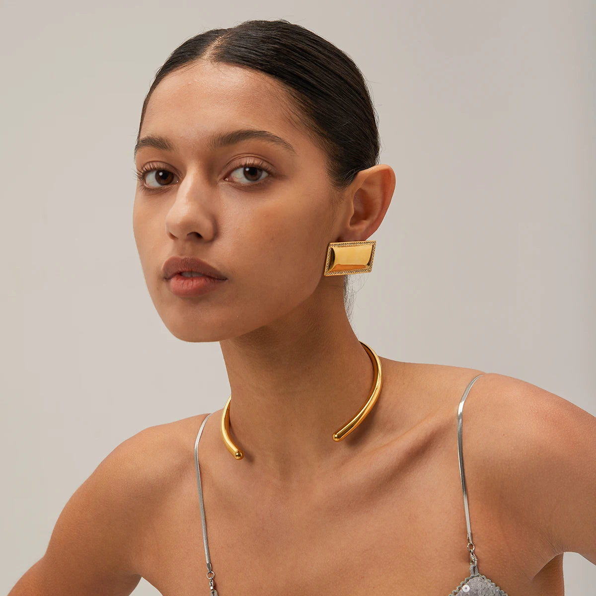 Uworld New Stainless Steel Minimalist Glossy Collar Necklace Exquisite Stylish Metal Distinctive Designer Style Jewelry collar