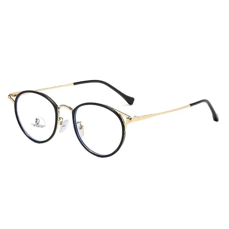 Blue Light Blocking Glasses Enhance The Delicate and Fashionable Appearance of The Face