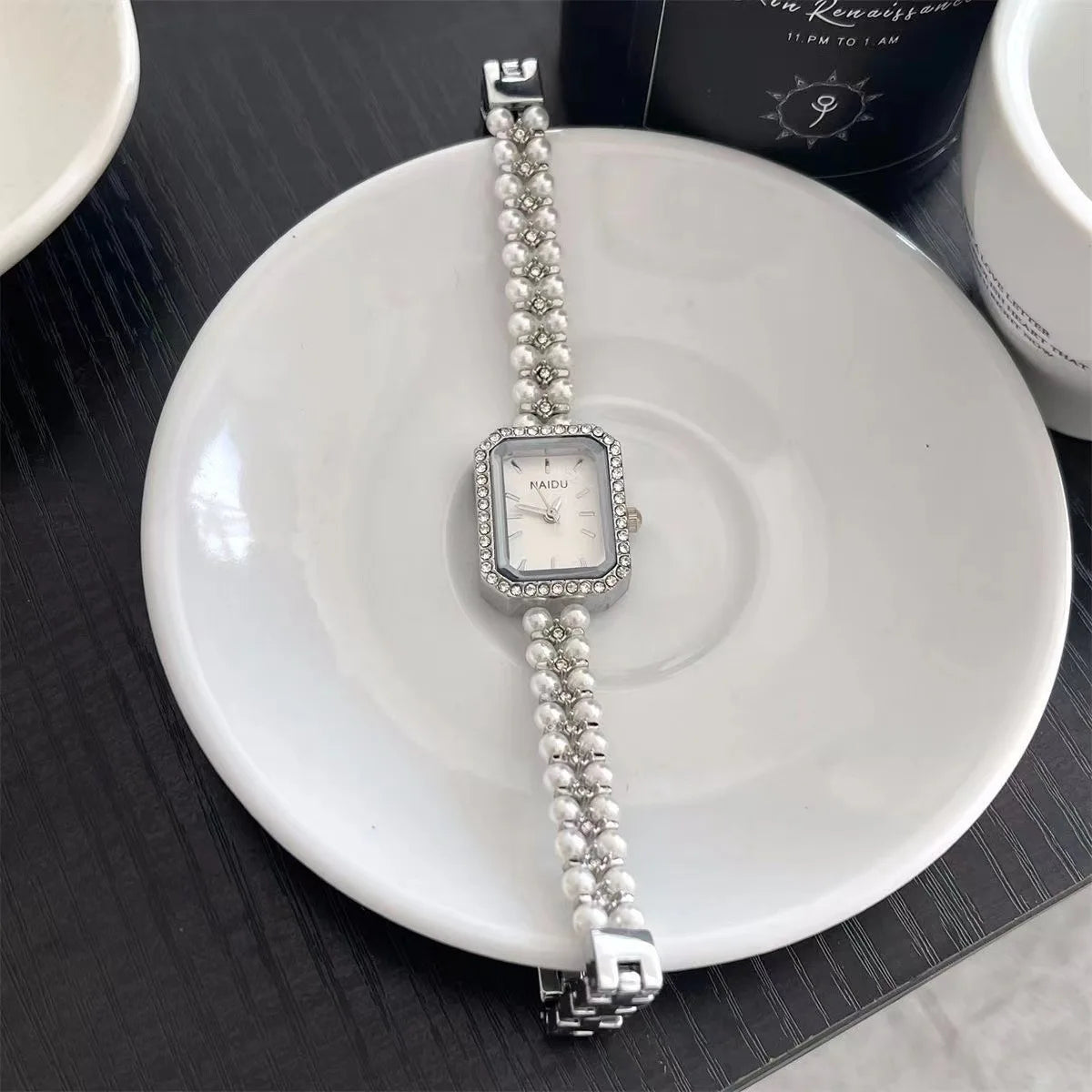 Square Women Watch Movement Retro Fashion Small Dial Ladies Vintage Shell Pearls Chain Quartz Wristwatch Female Relogio Feminino