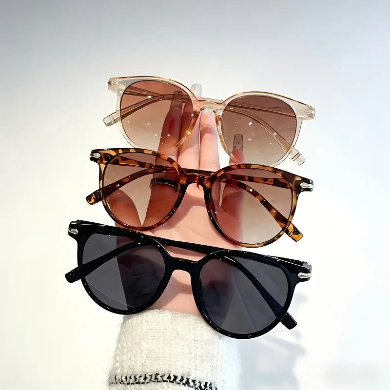 3 Piece Set of Fashionable Decorative Glasses Trendy Frame Glasses Paired with Exquisite Frames Suitable for City Streets
