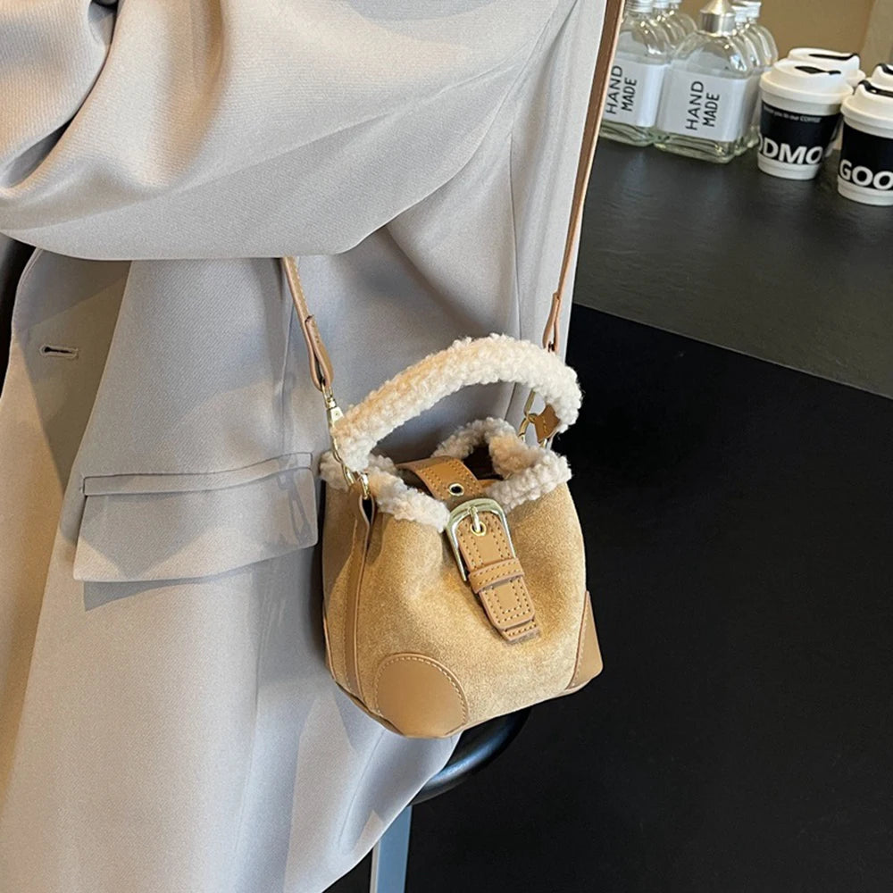 Women's Bags Bucket Shoulder Handbag Autumn Winter Vintage Versatile Lamb Wool Handbag Elegant Fashion Crossbody Bag Wholesale