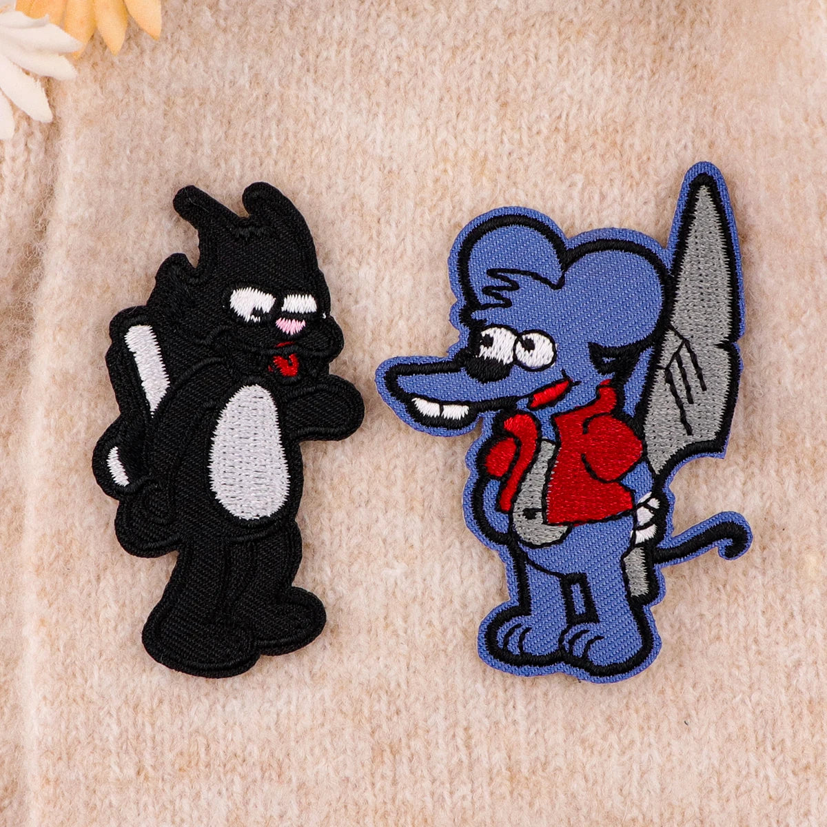 Cartoon Character Patches On Clothes Cute Mouse Iron on Embroidered Patches For Clothing DIY Stripes Applique Accessory