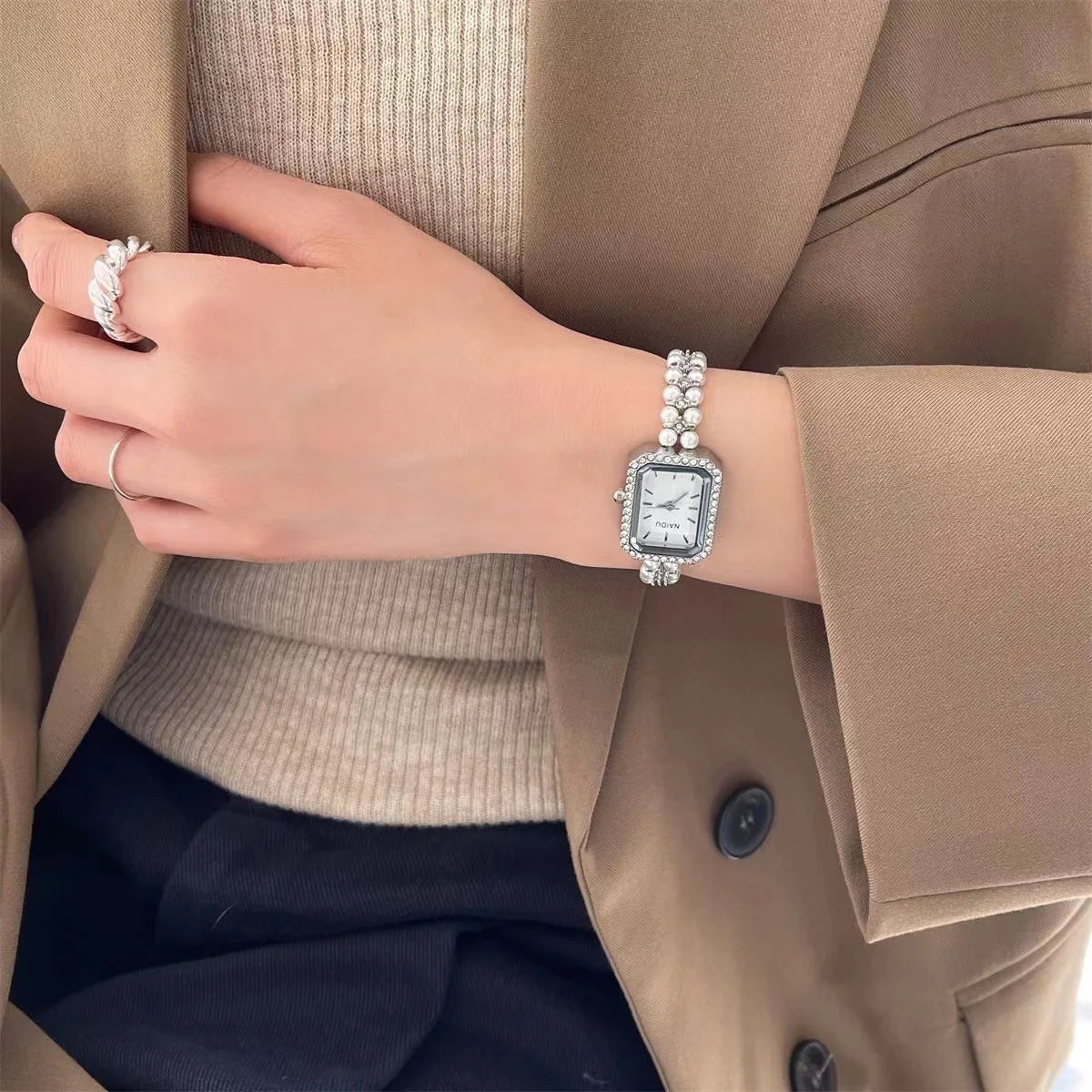 Square Women Watch Movement Retro Fashion Small Dial Ladies Vintage Shell Pearls Chain Quartz Wristwatch Female Relogio Feminino