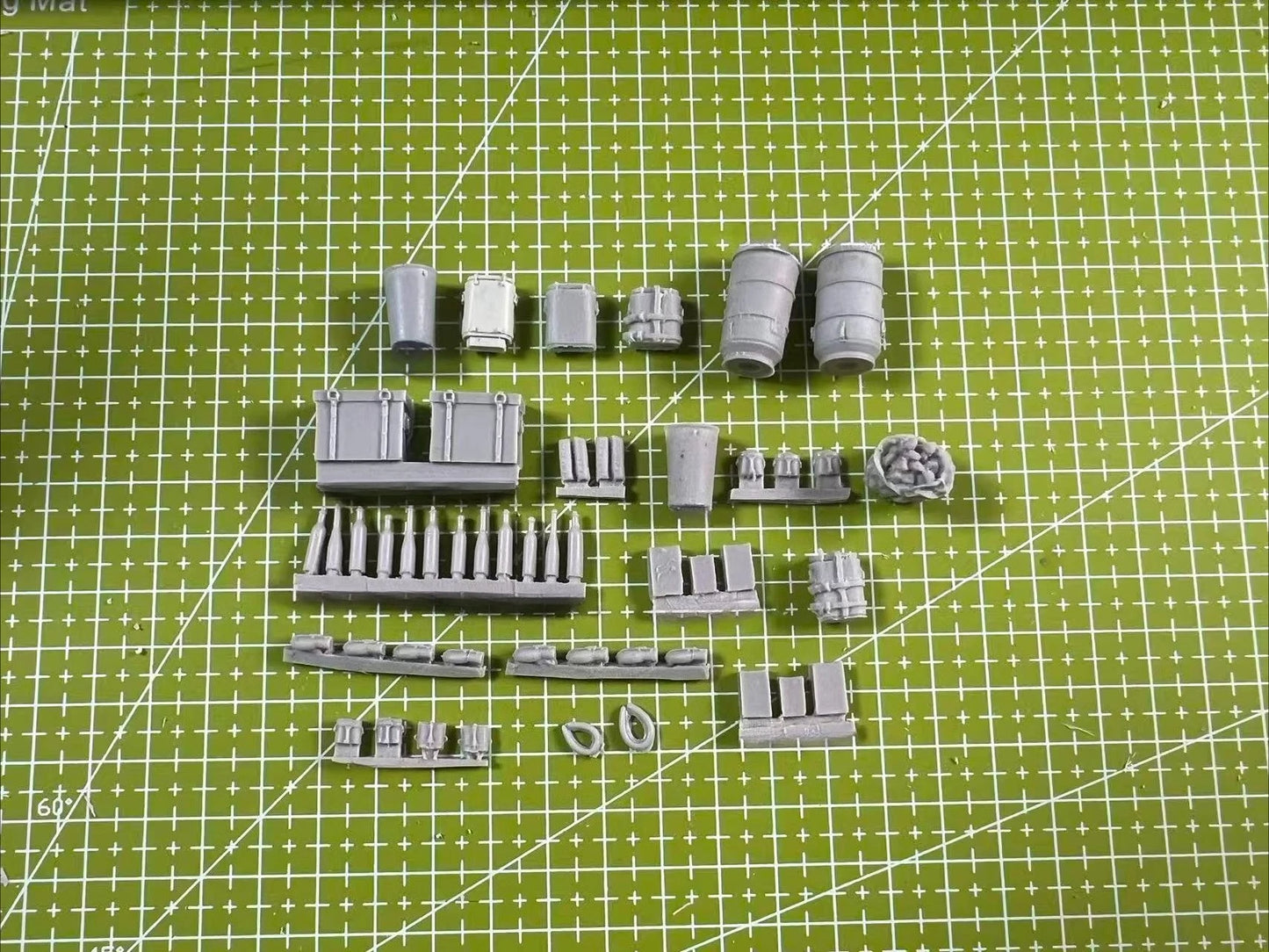 1:35 Resin Model  Resin Soldier Camp Supplies Needs Self-assembly and Coloring