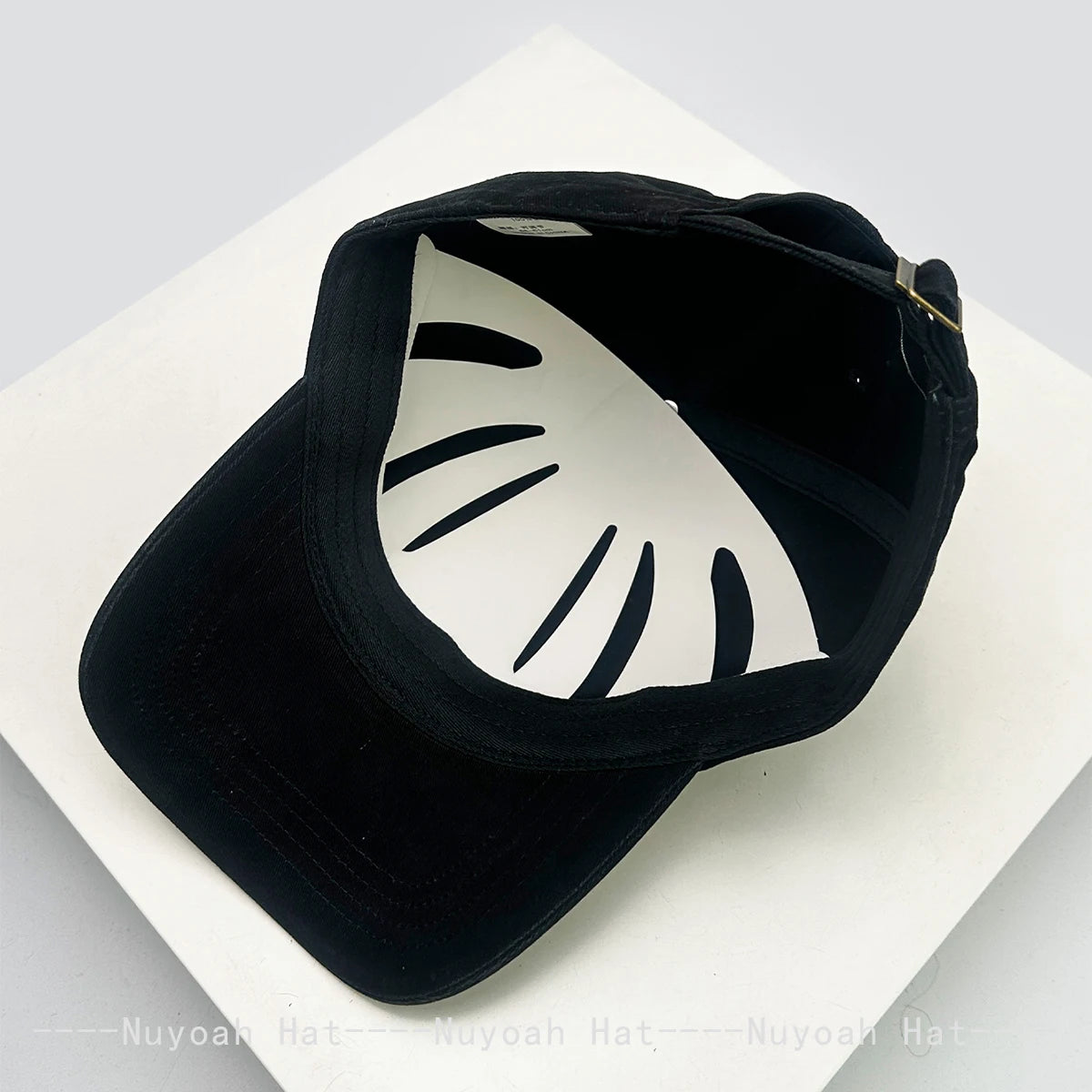 New Men Women Korean Embroidered Letters Four-leaf Clover Baseball Hats Sunshade Simple Versatile Niche Peaked Caps ins Fashion